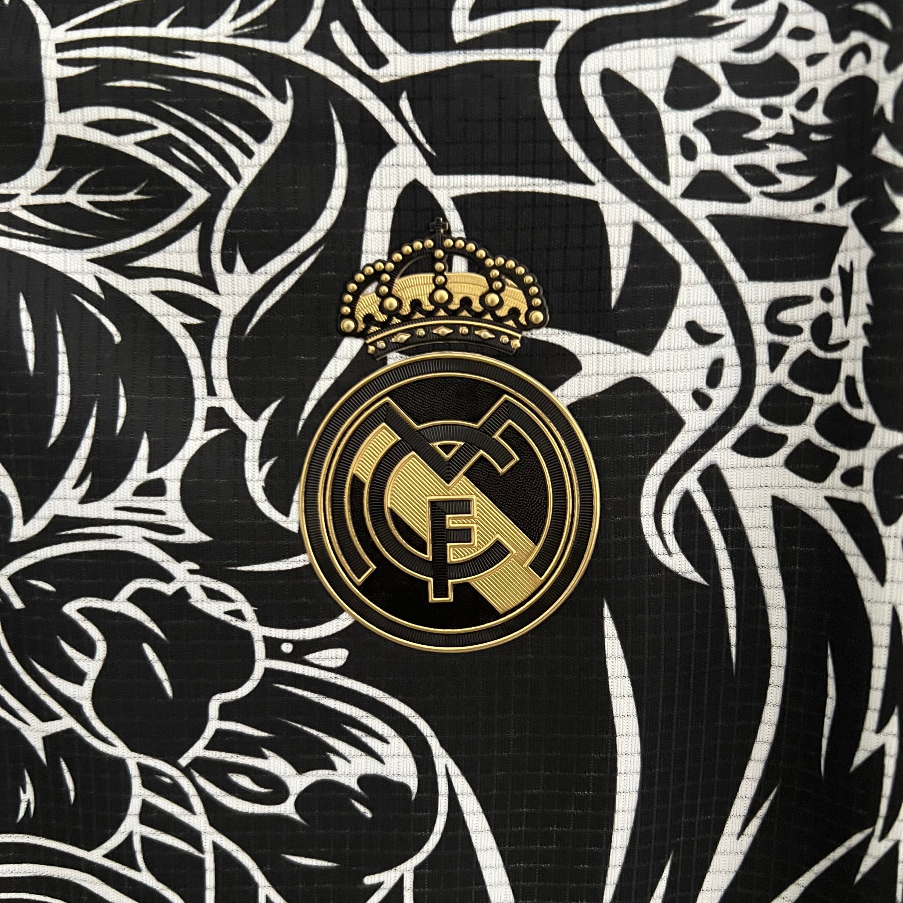 23/24 REAL MADRID GOUDEN SLANG