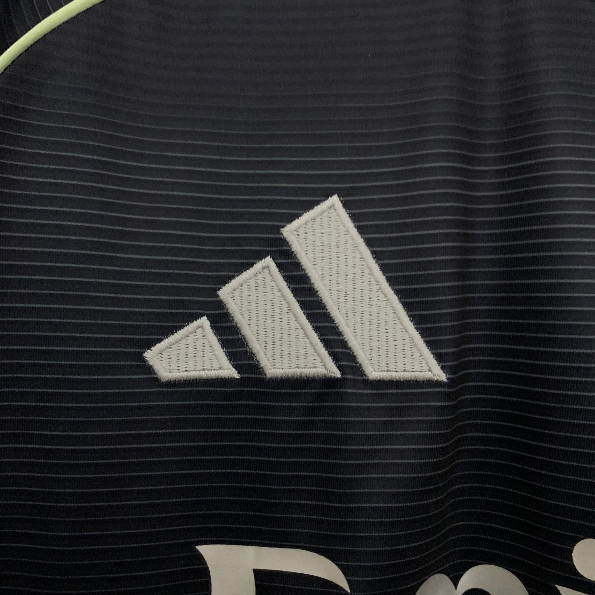 25/26 REAL MADRID UITTENUE