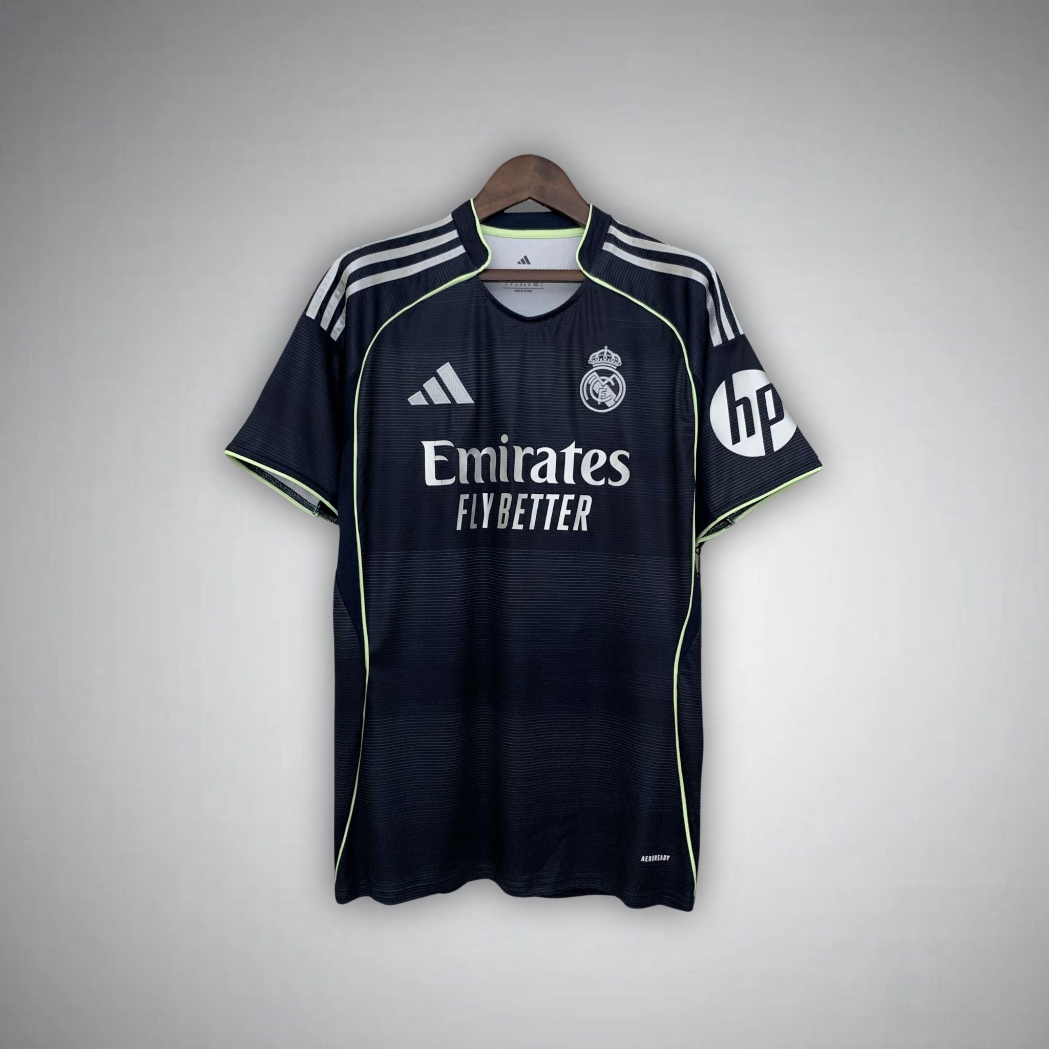 25/26 REAL MADRID UITTENUE