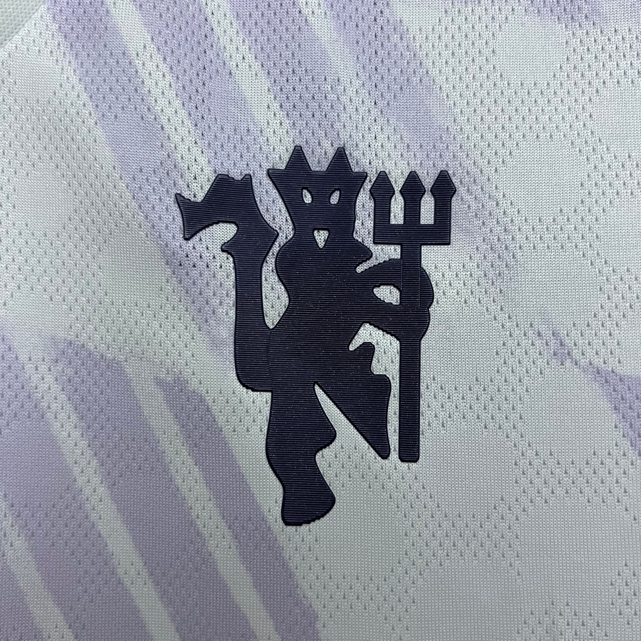25/26 MANCHESTER UNITED UITTENUE