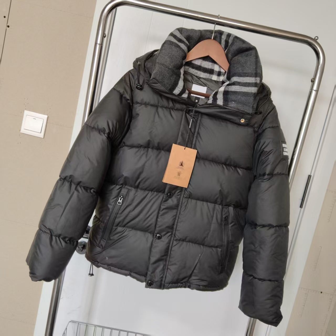 BURBERRY PUFFER JACKET
