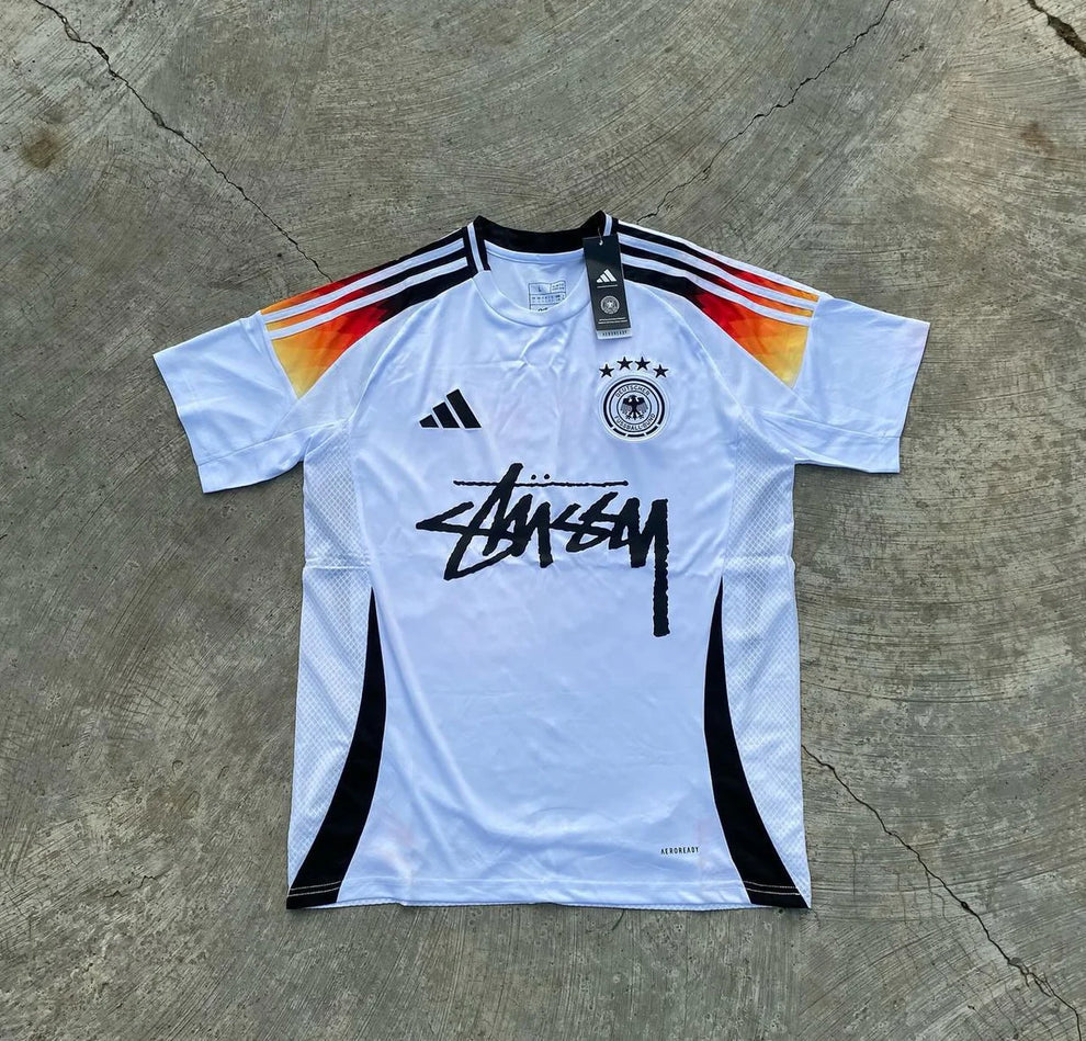 STUSSY X "GERMANY" SWEATER - WHITE