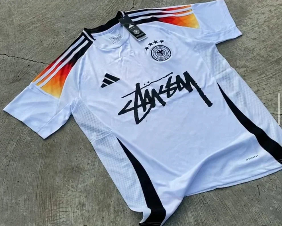 STUSSY X "GERMANY" SWEATER - WHITE
