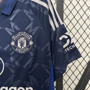 MANCHESTER UNITED 2024/25 SHIRT I 50% OFF!